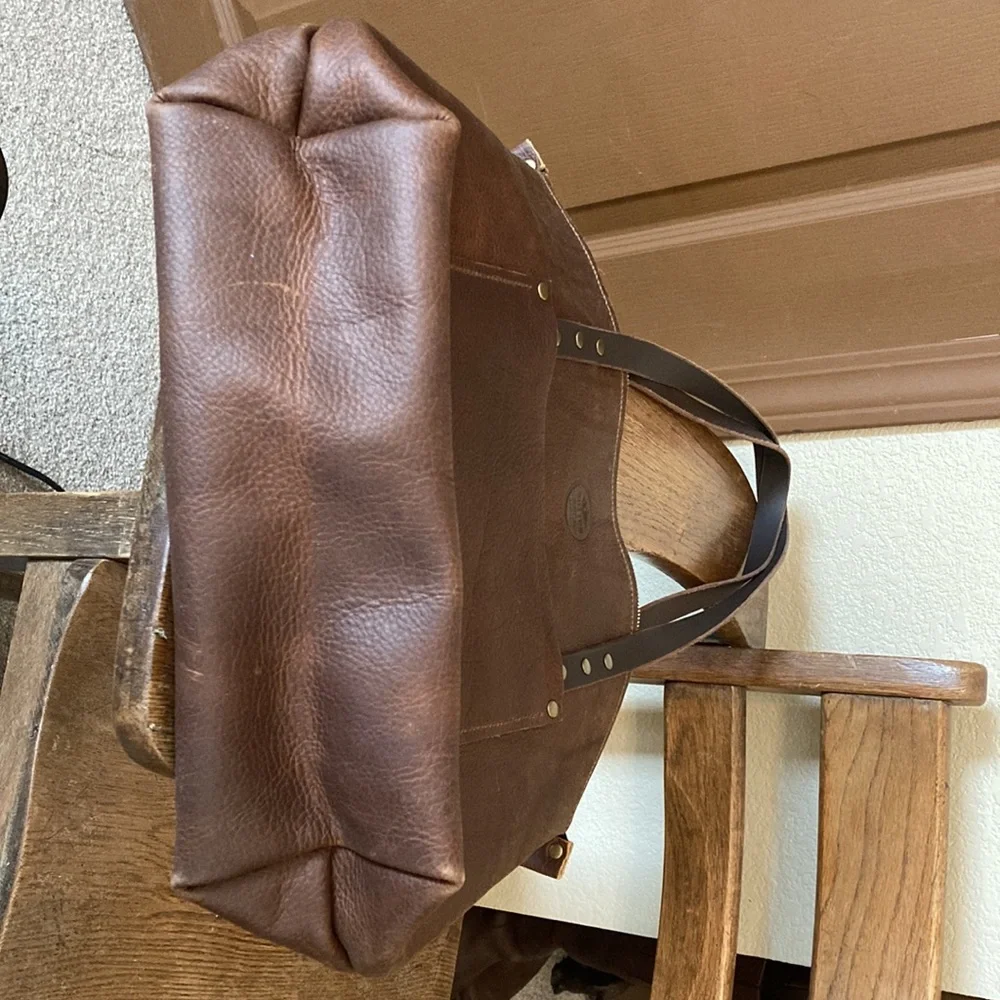 Button Rock Zip Leather Tote EUC